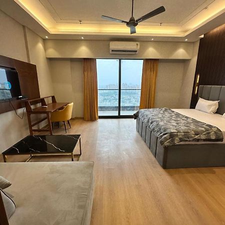 Aparthotel Urban Abodes Ghaziabad Exterior foto