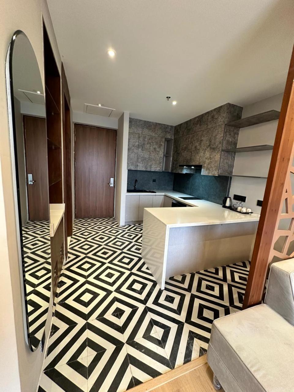 Aparthotel Urban Abodes Ghaziabad Exterior foto