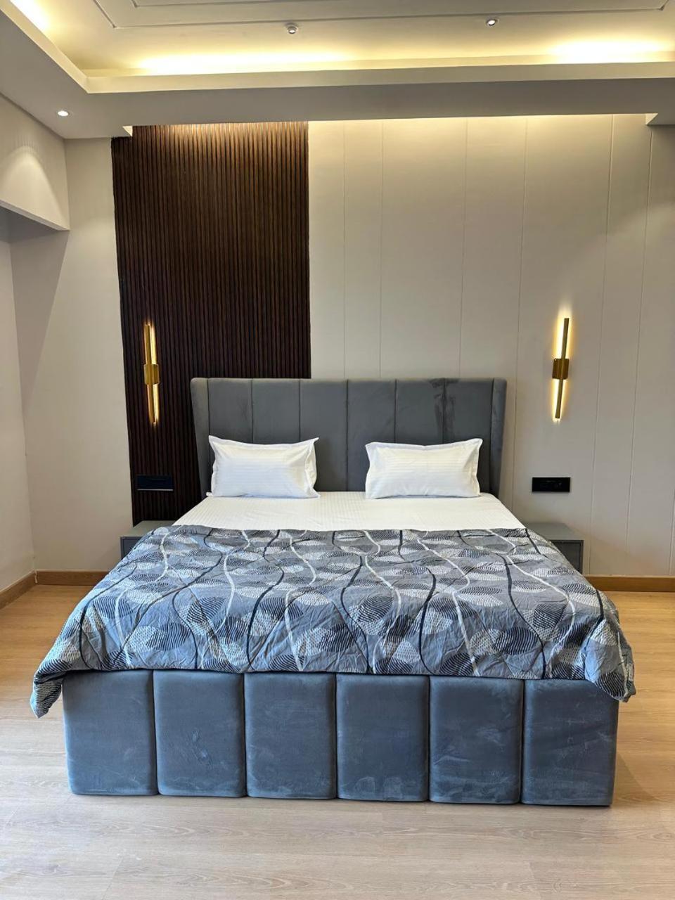 Aparthotel Urban Abodes Ghaziabad Exterior foto